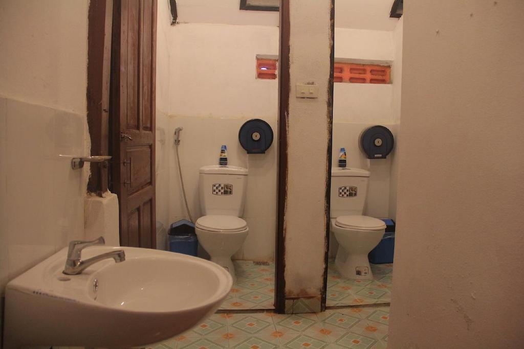 Lpq Backpackers Hostel 琅勃拉邦 客房 照片
