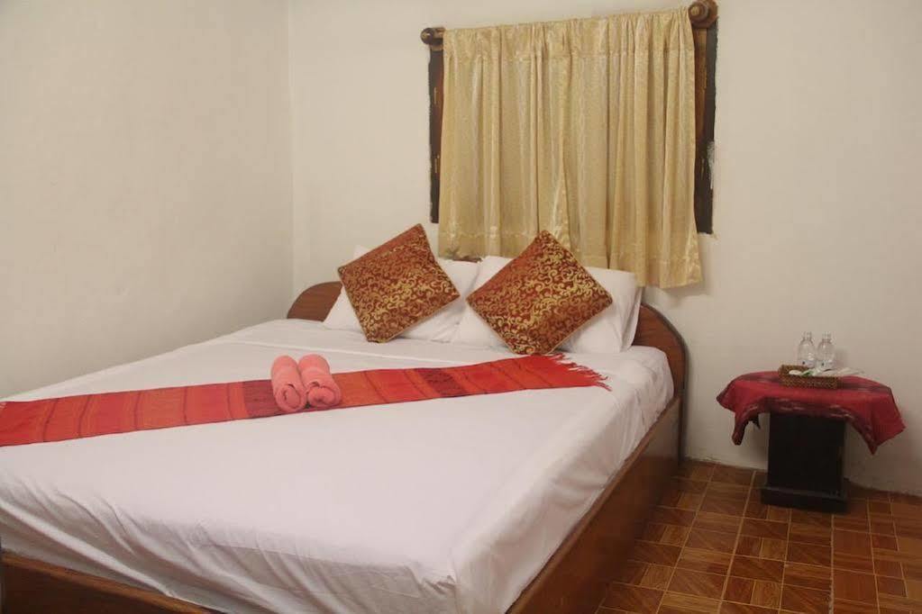 Lpq Backpackers Hostel 琅勃拉邦 外观 照片