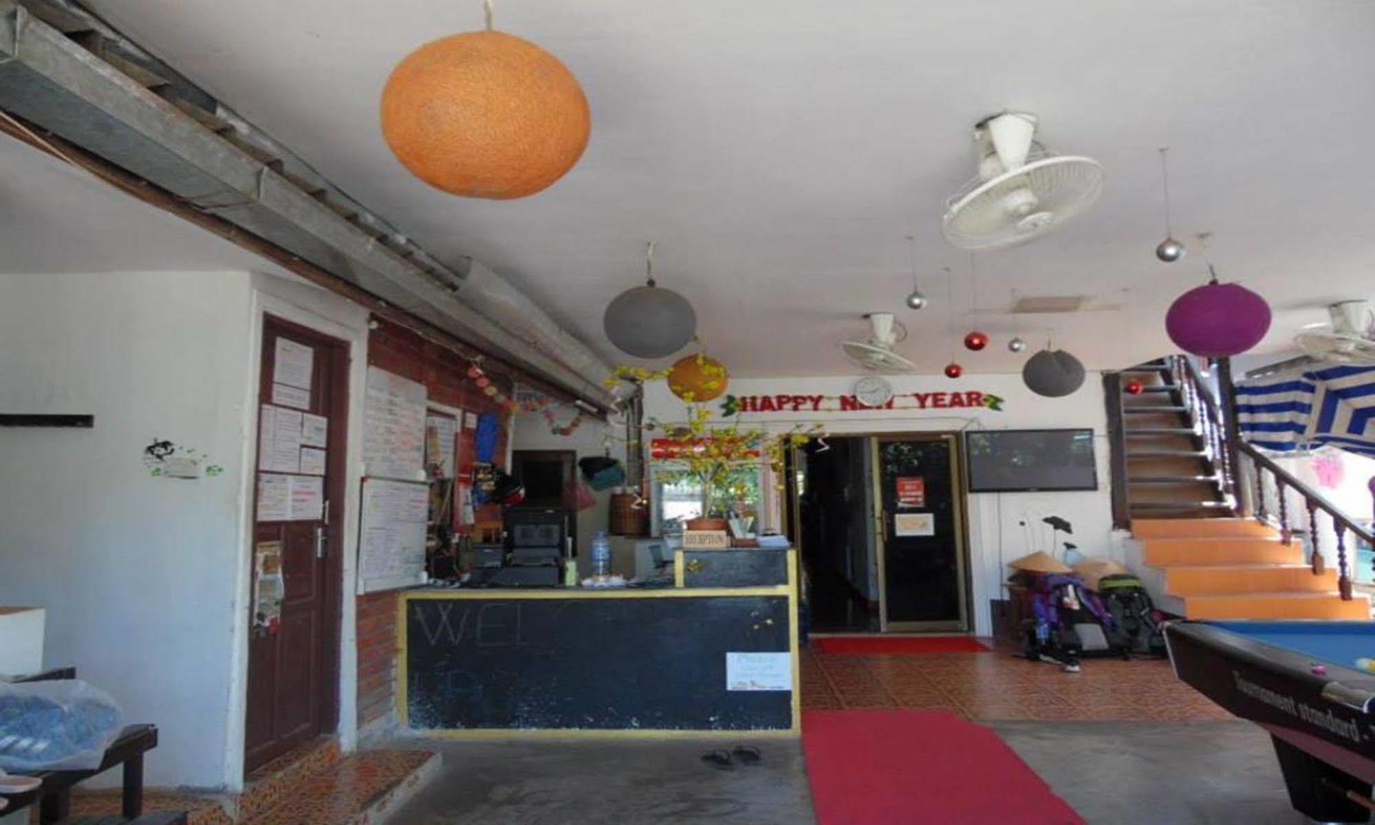 Lpq Backpackers Hostel 琅勃拉邦 外观 照片