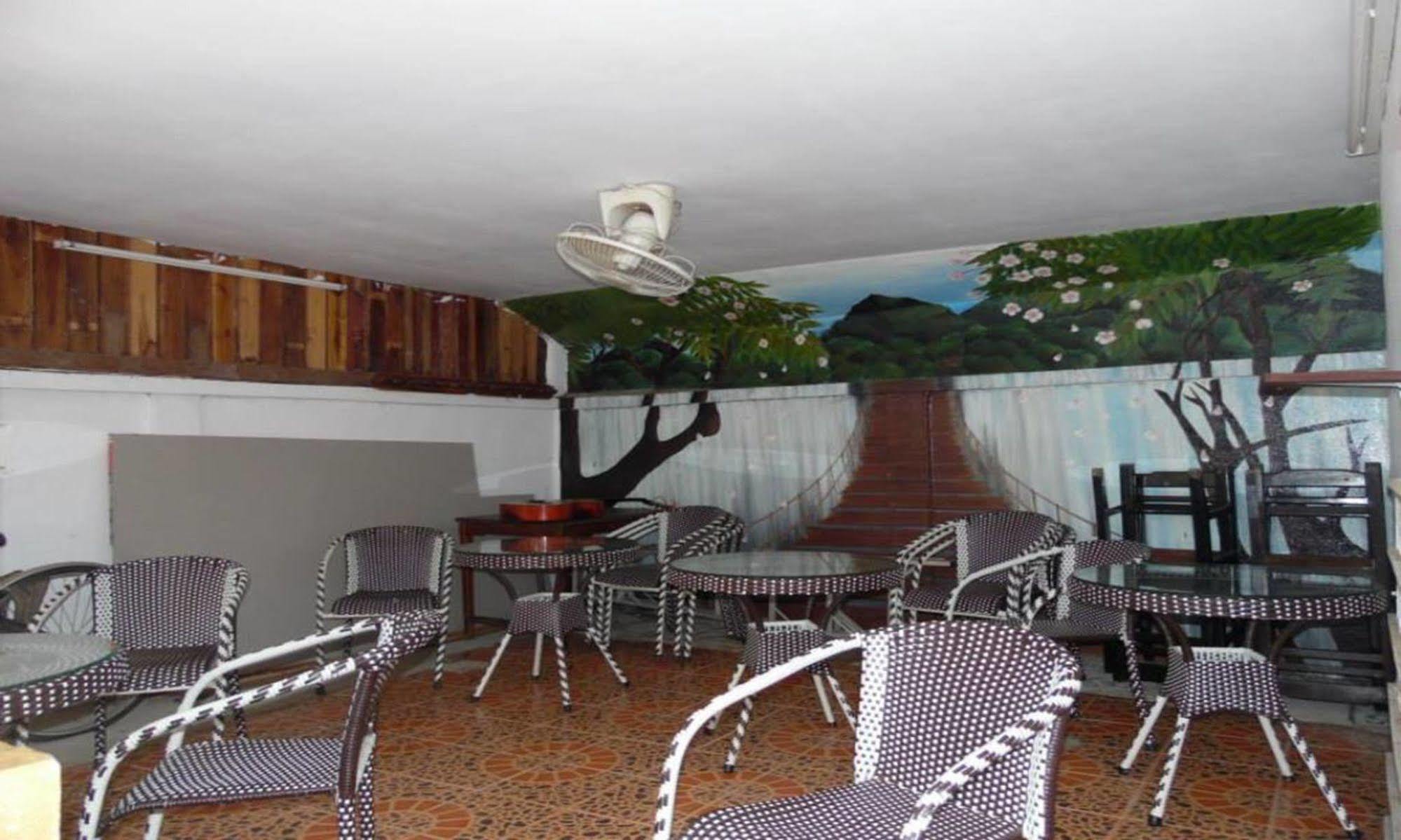 Lpq Backpackers Hostel 琅勃拉邦 外观 照片