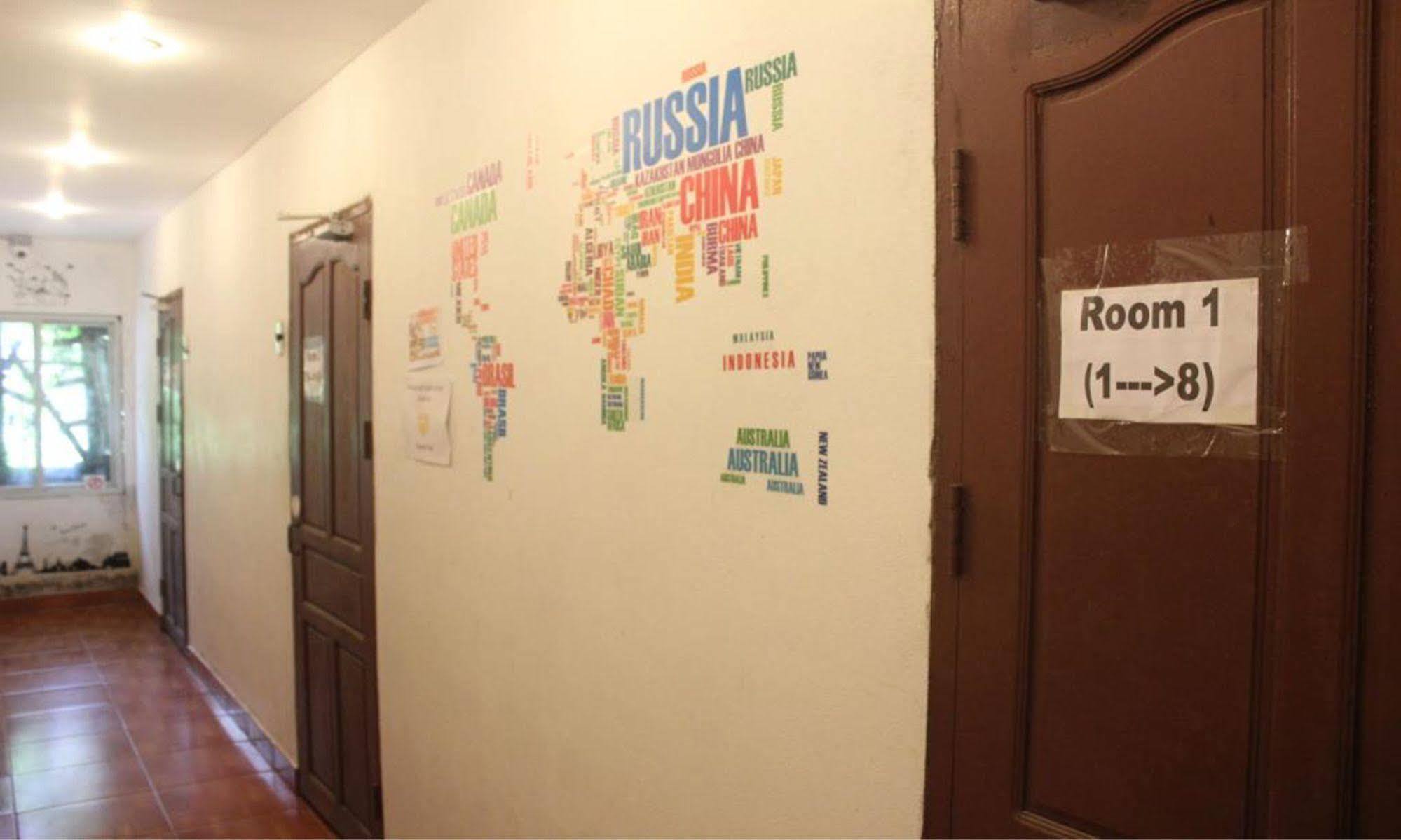 Lpq Backpackers Hostel 琅勃拉邦 外观 照片