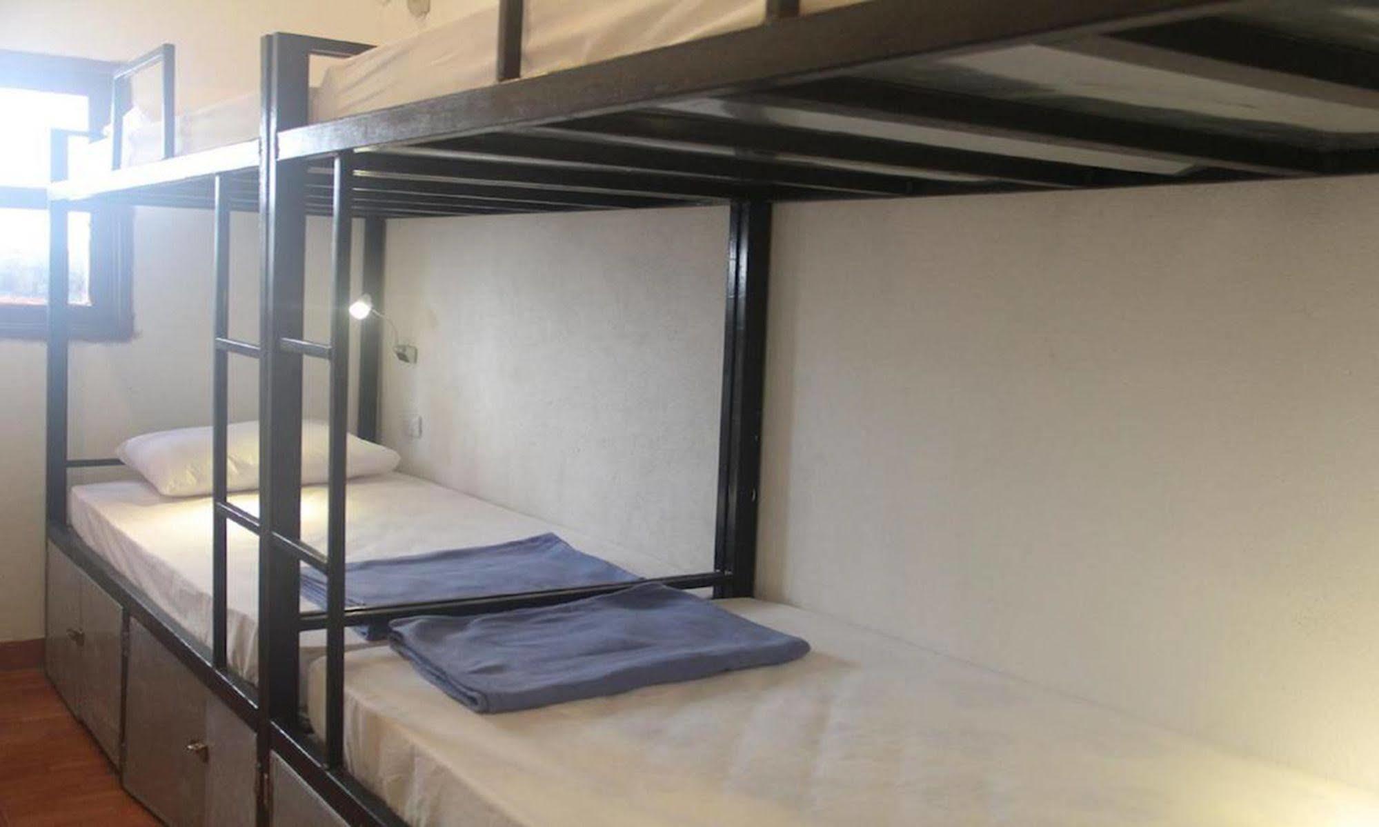 Lpq Backpackers Hostel 琅勃拉邦 外观 照片