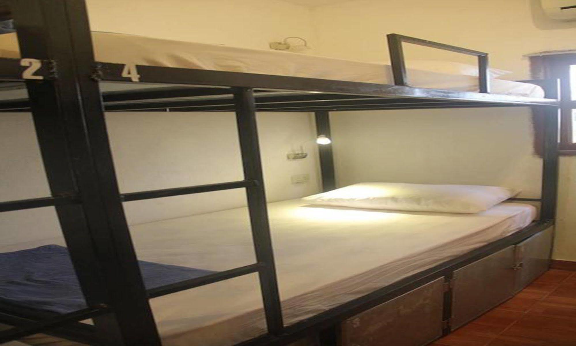 Lpq Backpackers Hostel 琅勃拉邦 外观 照片