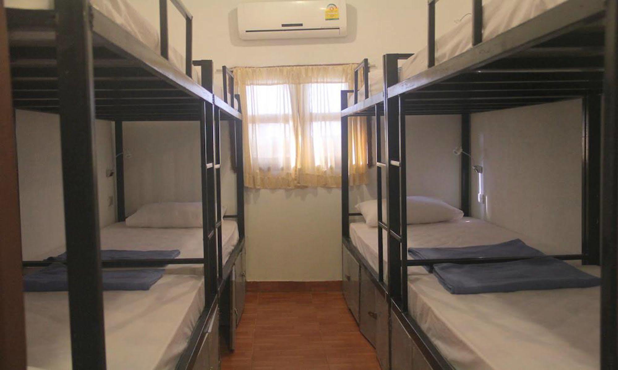 Lpq Backpackers Hostel 琅勃拉邦 外观 照片