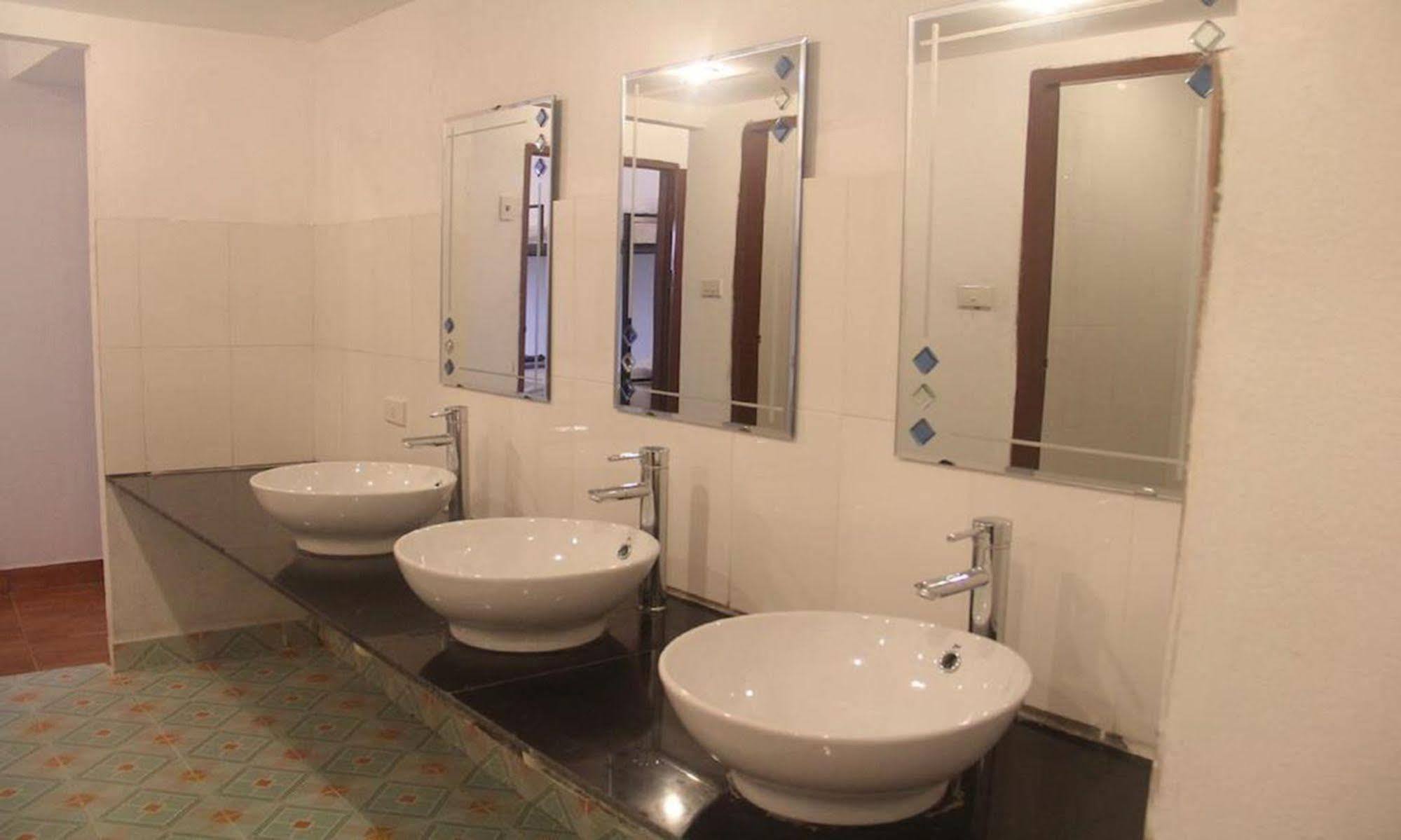 Lpq Backpackers Hostel 琅勃拉邦 外观 照片