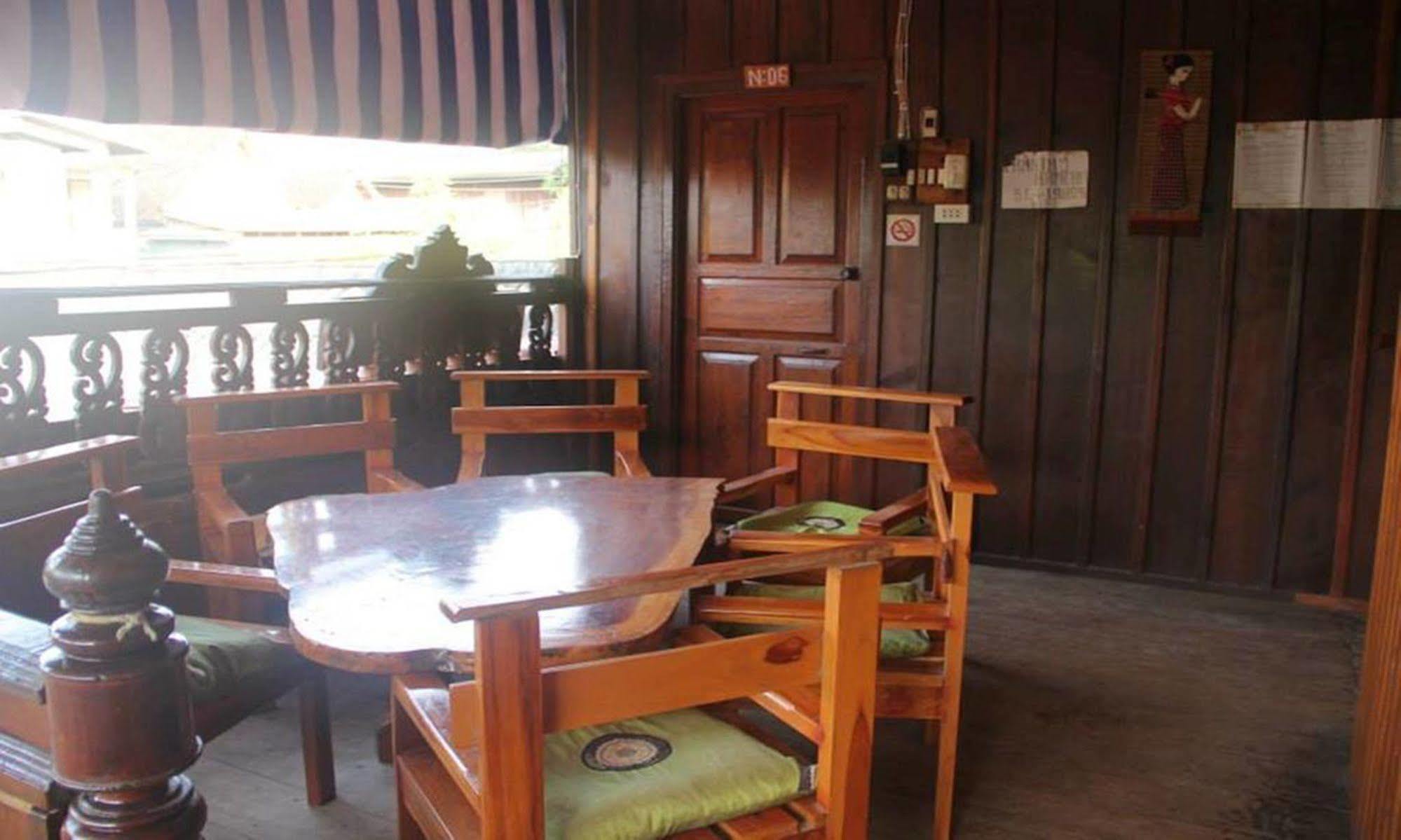 Lpq Backpackers Hostel 琅勃拉邦 外观 照片